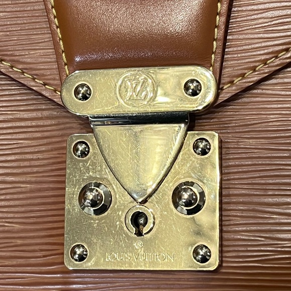 LOUIS VUITTON Dragonne Epi Leather Brown Clutch - Picture 6 of 14